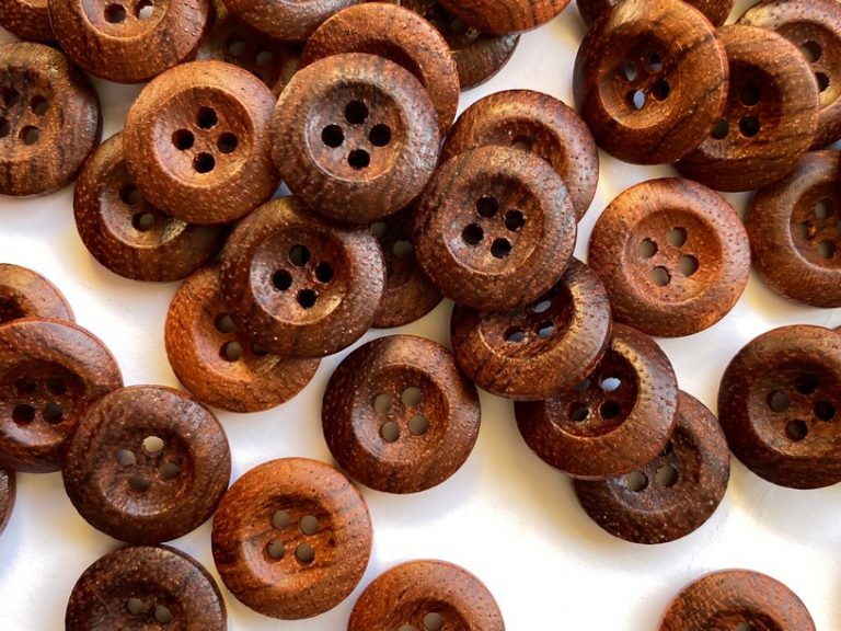 Wooden buttons | bamboo | wood | toggle | TextileGarden