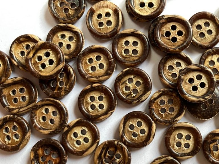 Wooden buttons | bamboo | wood | toggle | TextileGarden